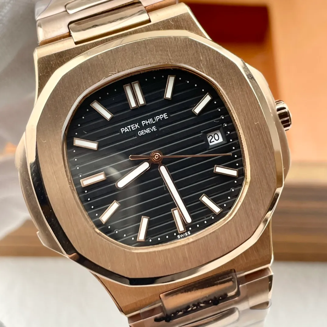 【High-end replica】💰1240! Patek Philippe Nautilus Series ♠Material: 316 stainless steel ♠Lens: sapphire glass ♠Movement: top fully automatic imported Citizen 8215 machinery ♠Size: 42mm diameter 2021 "Men's Preferred Model" Exquisite text three-dimensional sense - Nautilus [Exclusive real photo] Top-level creation, exquisite quality, excellent temperament Type: boutique men's watch (top-level) exquisite quality! !